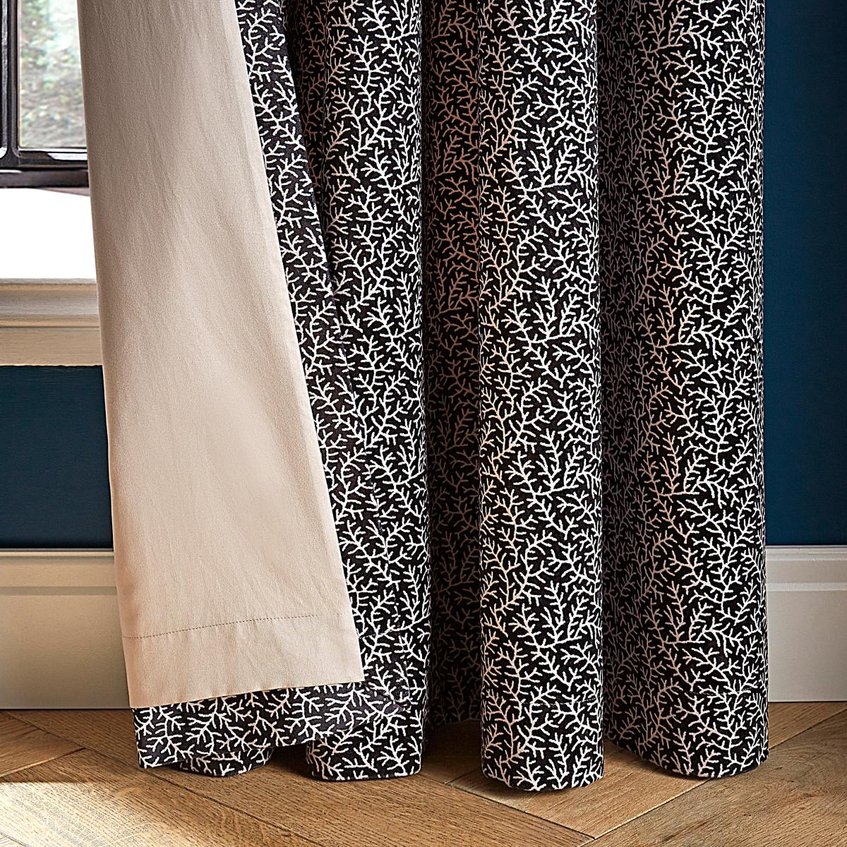 Ditsy Coral Monochrome Eyelet Curtains Black/White – image 5