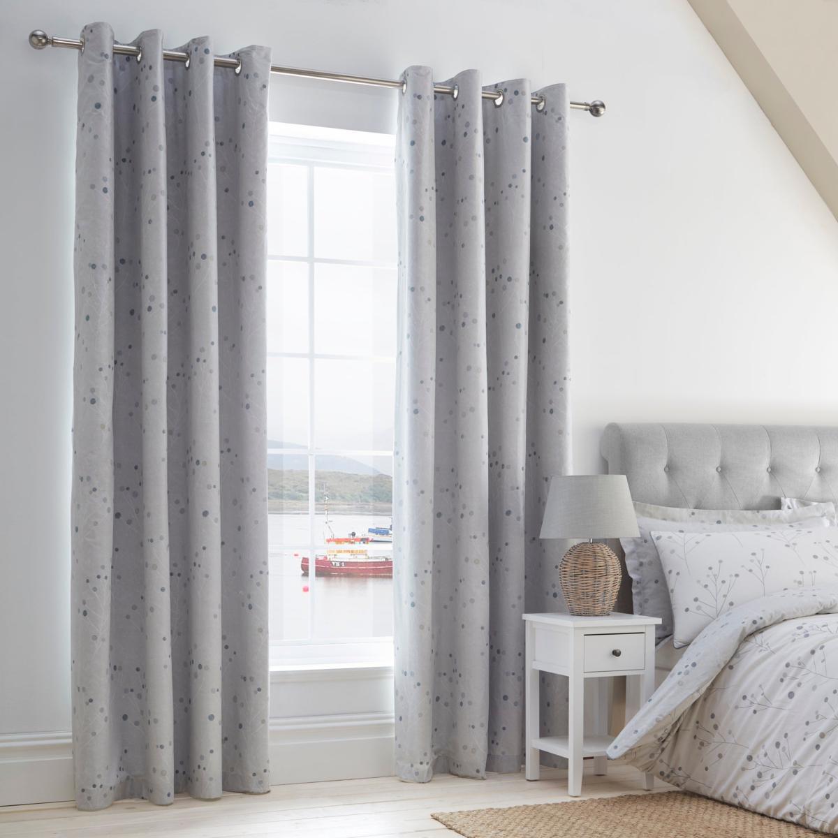 Padstow Blue Blackout Eyelet Curtains White/Blue – image 1