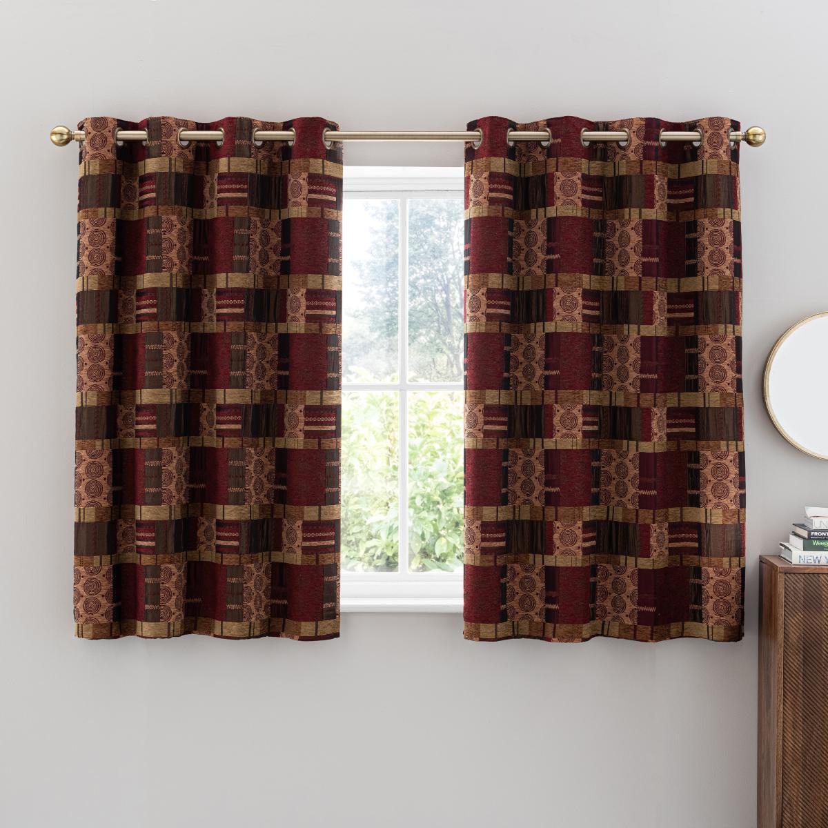 Prague Chenille Plum Eyelet Curtain Prague Plum – image 4