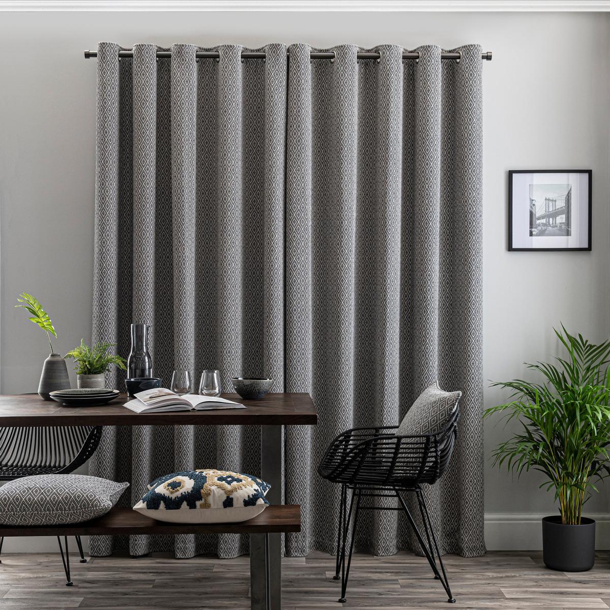 Elements Oslo Navy Blue Eyelet Curtains Blue – image 3