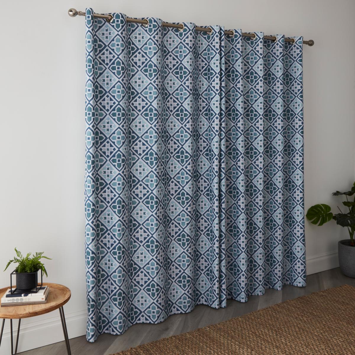 Global Tile Blue Blackout Eyelet Curtains Blue/White – image 3
