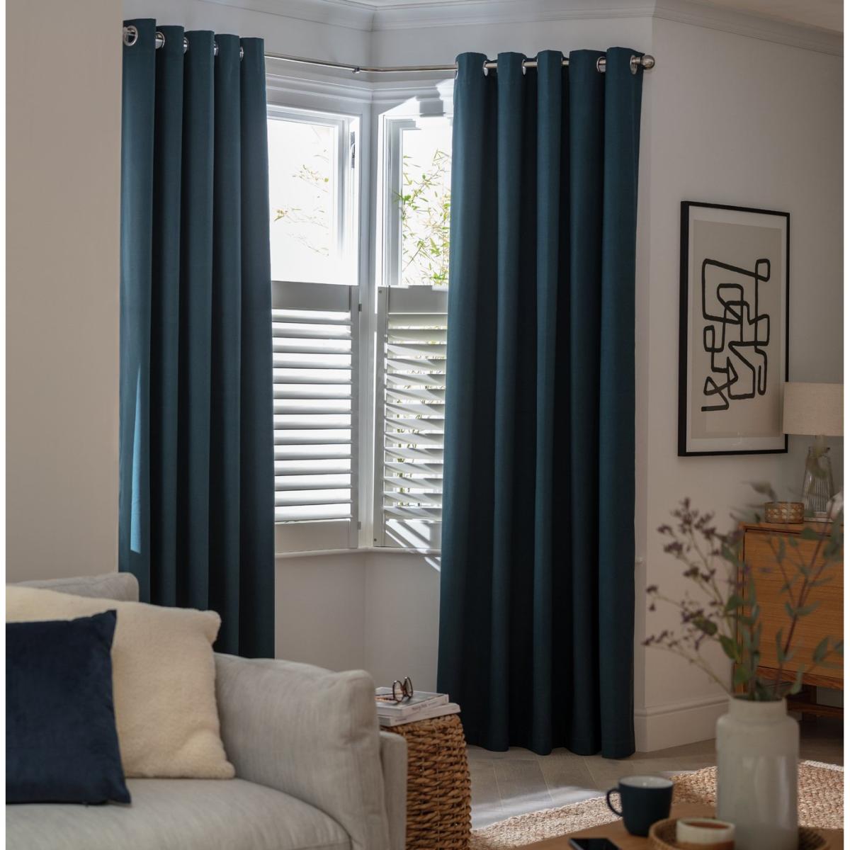 Habitat Plain Blackout Eyelet Curtain - Navy - 165X229cm – image 3