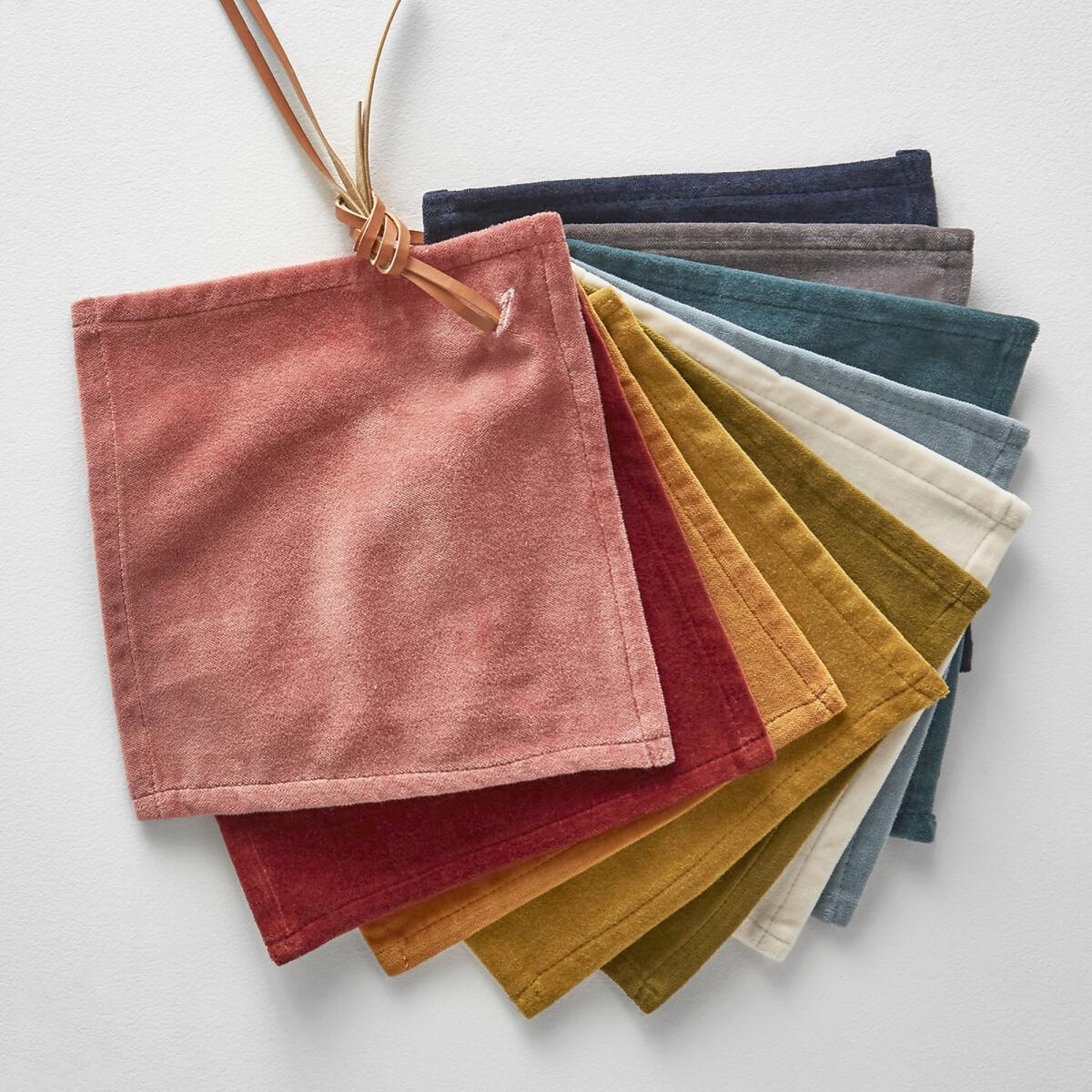 Velvet Single Hidden Tab Curtain – image 6