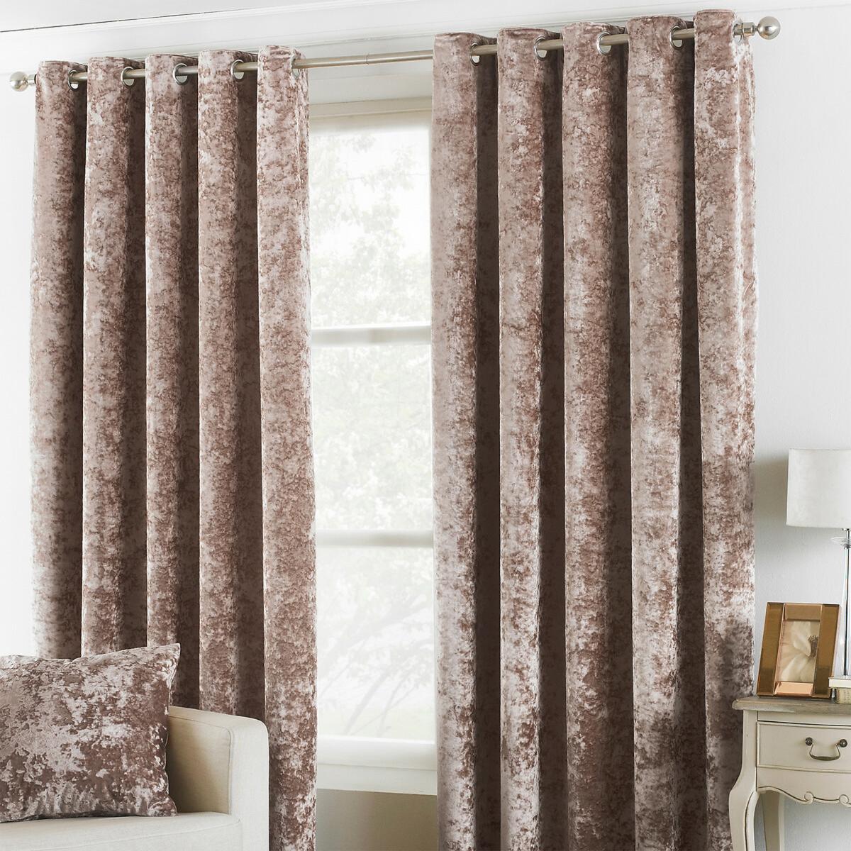 Verona Crushed Velvet Eyelet Curtains – image 2