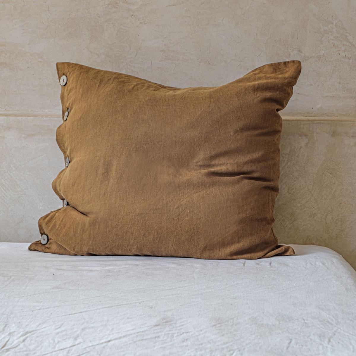 Cinnamon Buttoned Linen Pillowcase – image 3