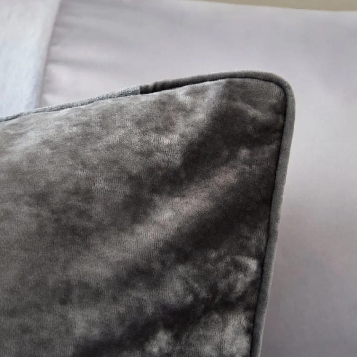 Crushed Velour Piped Pillowcase Grey – image 2