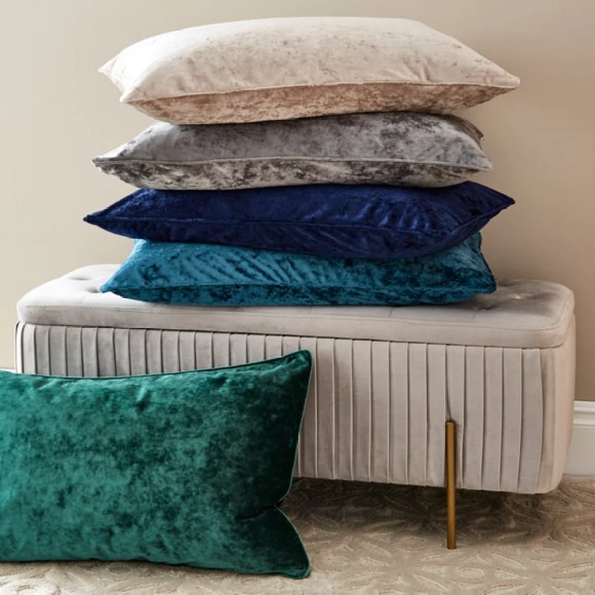 Crushed Velour Piped Pillowcase Grey – image 3