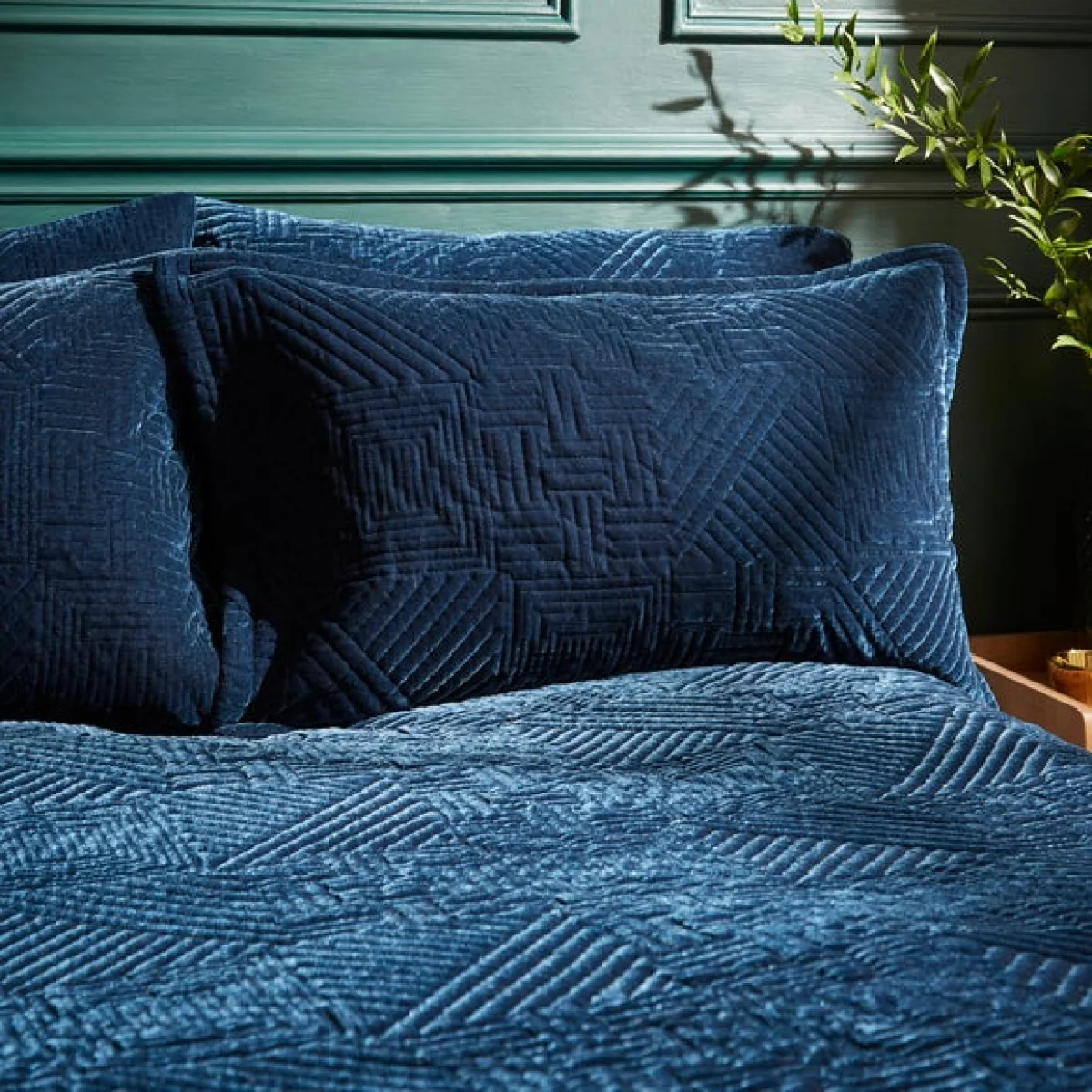 Haisley Geometric Oxford Pillowcase Navy (Blue) – image 1