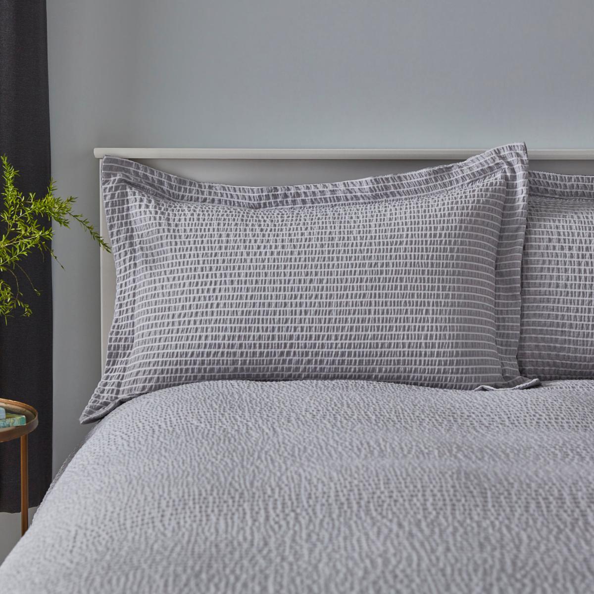Murray Grey Seersucker Oxford Pillowcase Grey – image 1