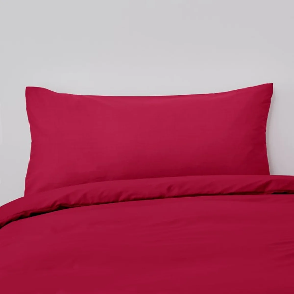 Non Iron Plain Dye Magenta Kingsize Standard Pillowcase Magenta – image 1