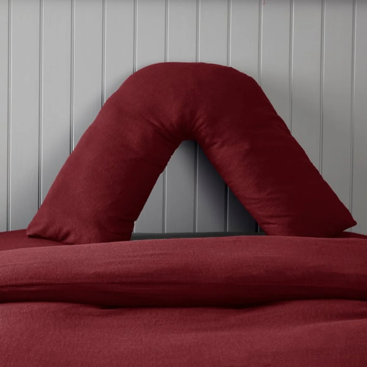 Soft & Cosy Luxury Brushed Cotton V-Shape Pillowcase Red – image 1