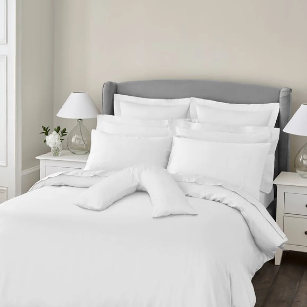Dorma 400 Thread Count Egyptian Cotton V Shaped Pillowcase White – image 2