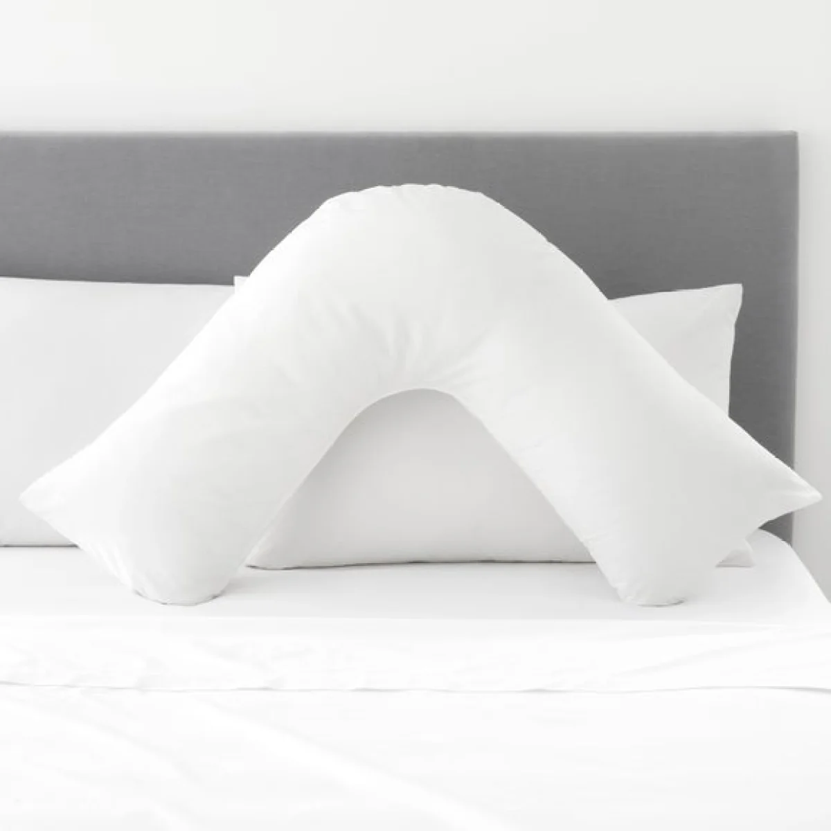 Dorma 400 Thread Count Egyptian Cotton V Shaped Pillowcase White – image 1