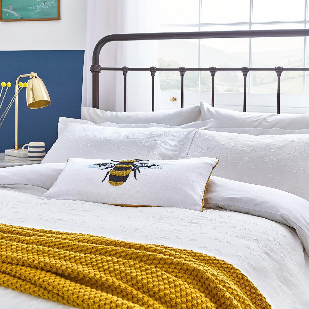 Joules Botanical Bee 100% Cotton Oxford Pillowcase White – image 2