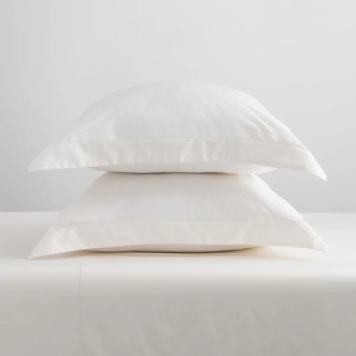 Dorma Classic Cotton Sateen Continental Pillowcase – image 3