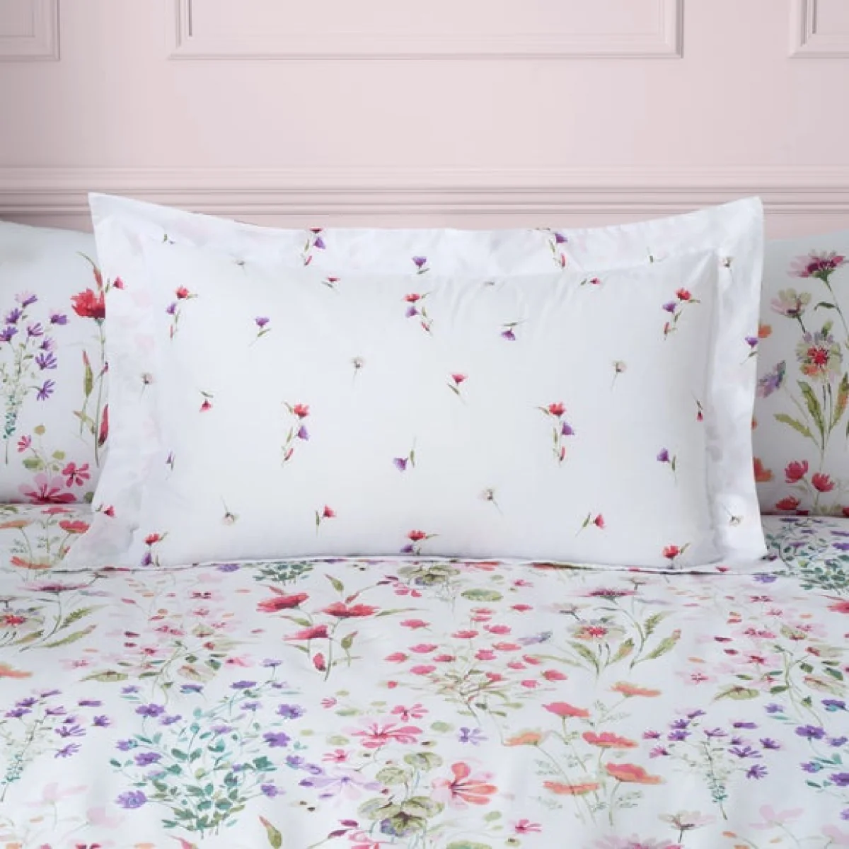 Watercoloured Floral Pink Oxford Pillowcase Pink – image 1
