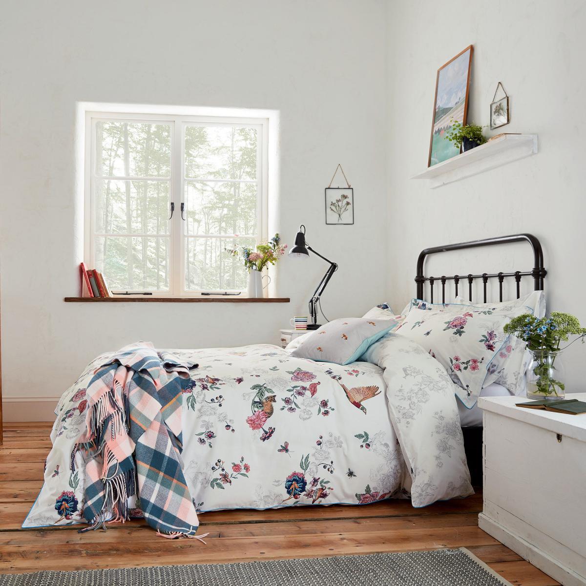 Joules Woodland Floral 100% Cotton Housewife Pillowcase Pair Grey and White – image 4
