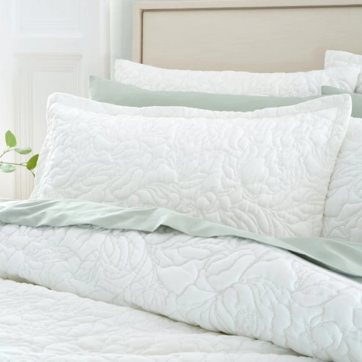 Ada Floral Oxford Pillowcase White – image 1