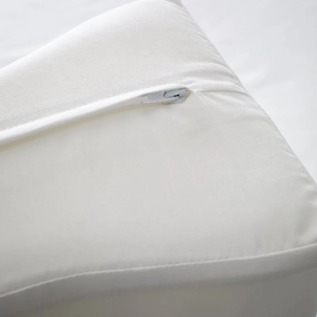 Pure Cotton Knee Wedge Pillowcase White – image 1