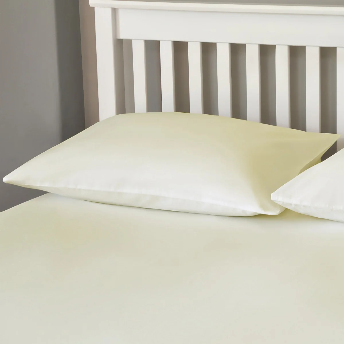 The Willow Manor 100% Cotton Pillowcase Pair - Ivory