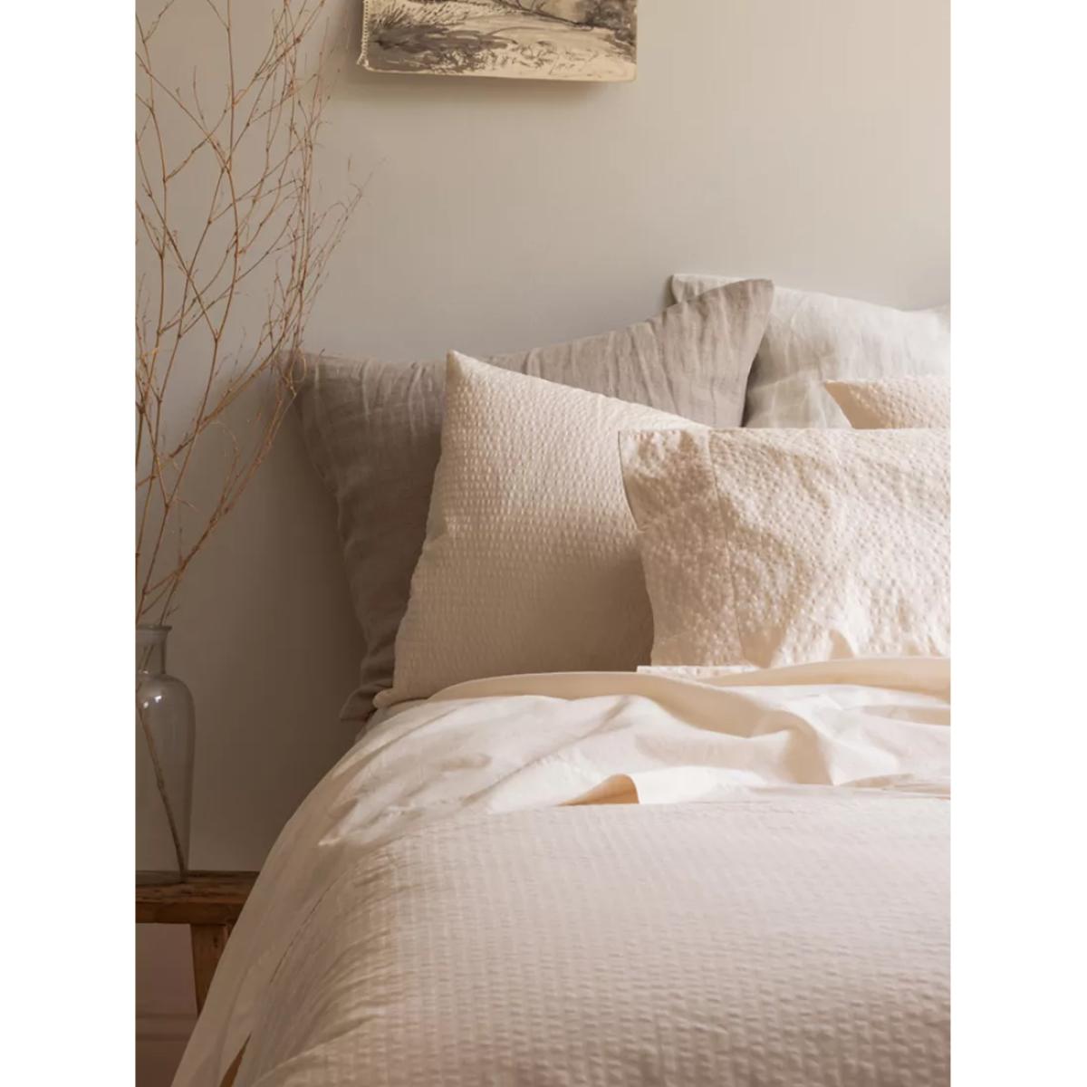 Piglet in Bed Seersucker Cotton Bedding – image 2