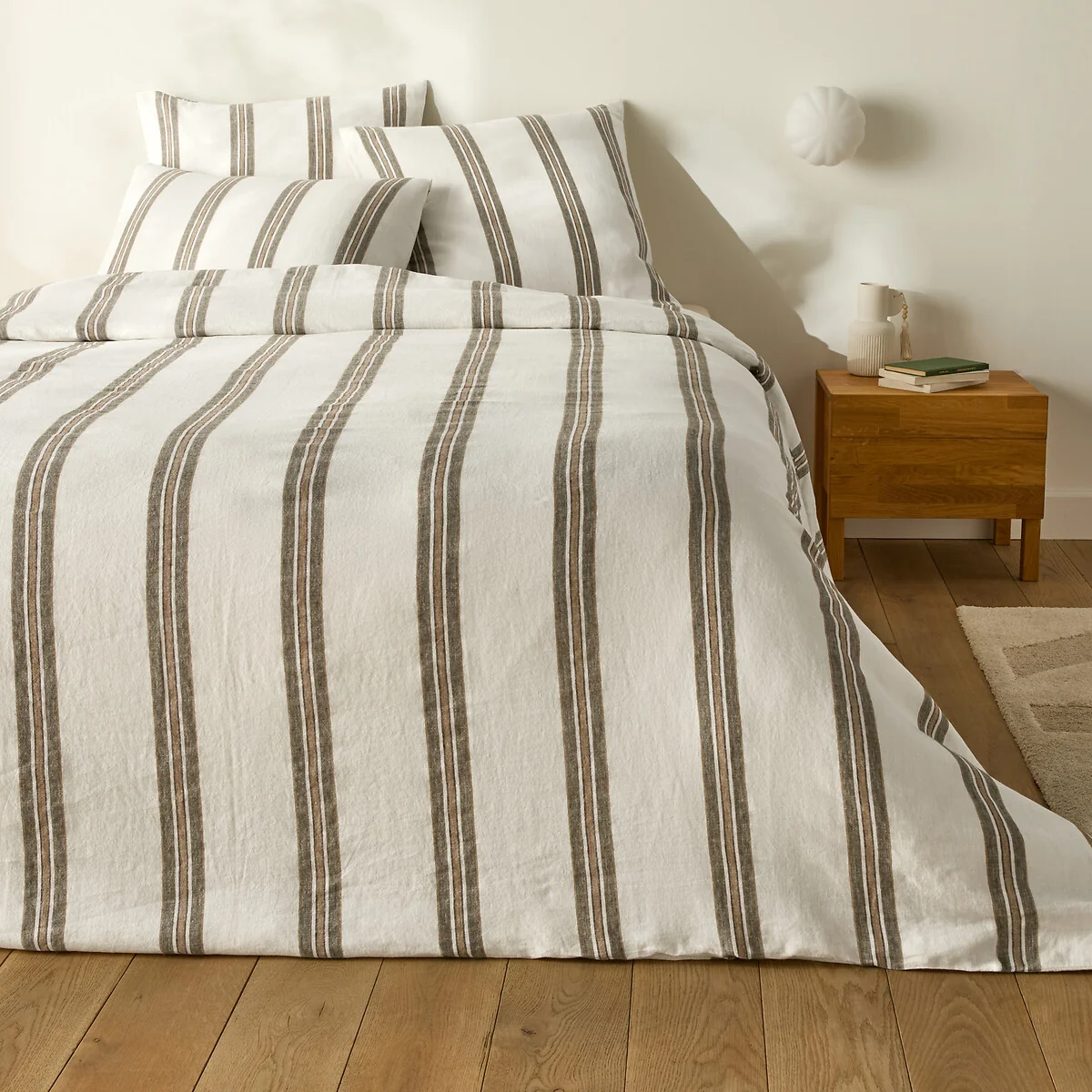 Aelle Washed Linen Pillowcase – image 2
