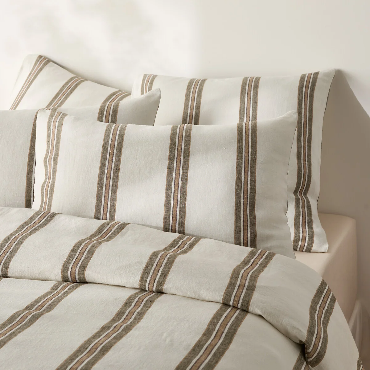 Aelle Washed Linen Pillowcase – image 3