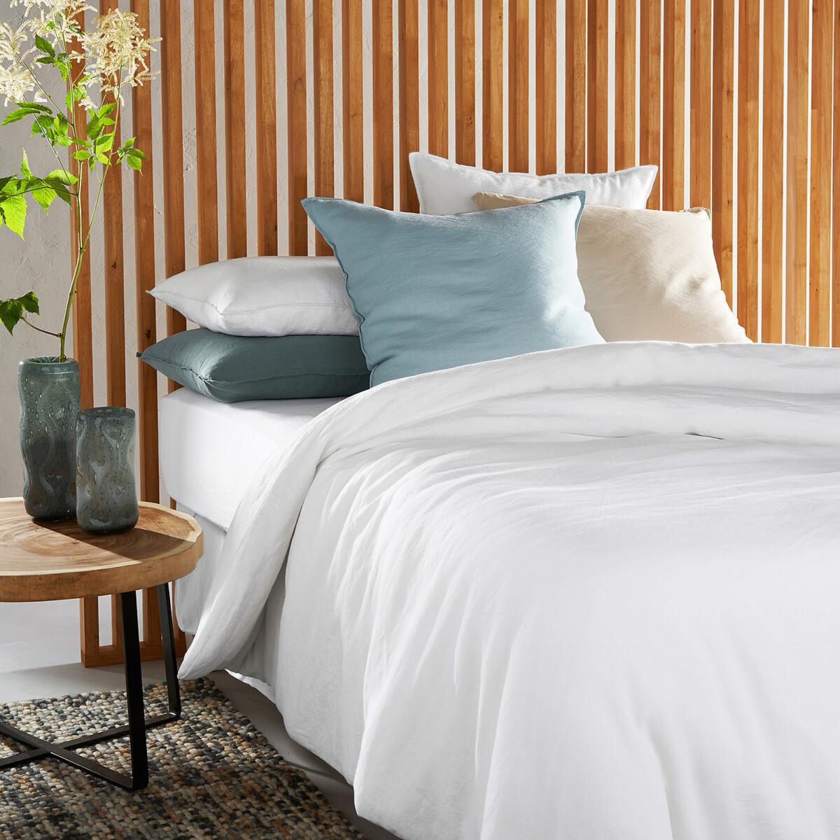 Lucia Plain Linen/Lyocell Pillowcase – image 3