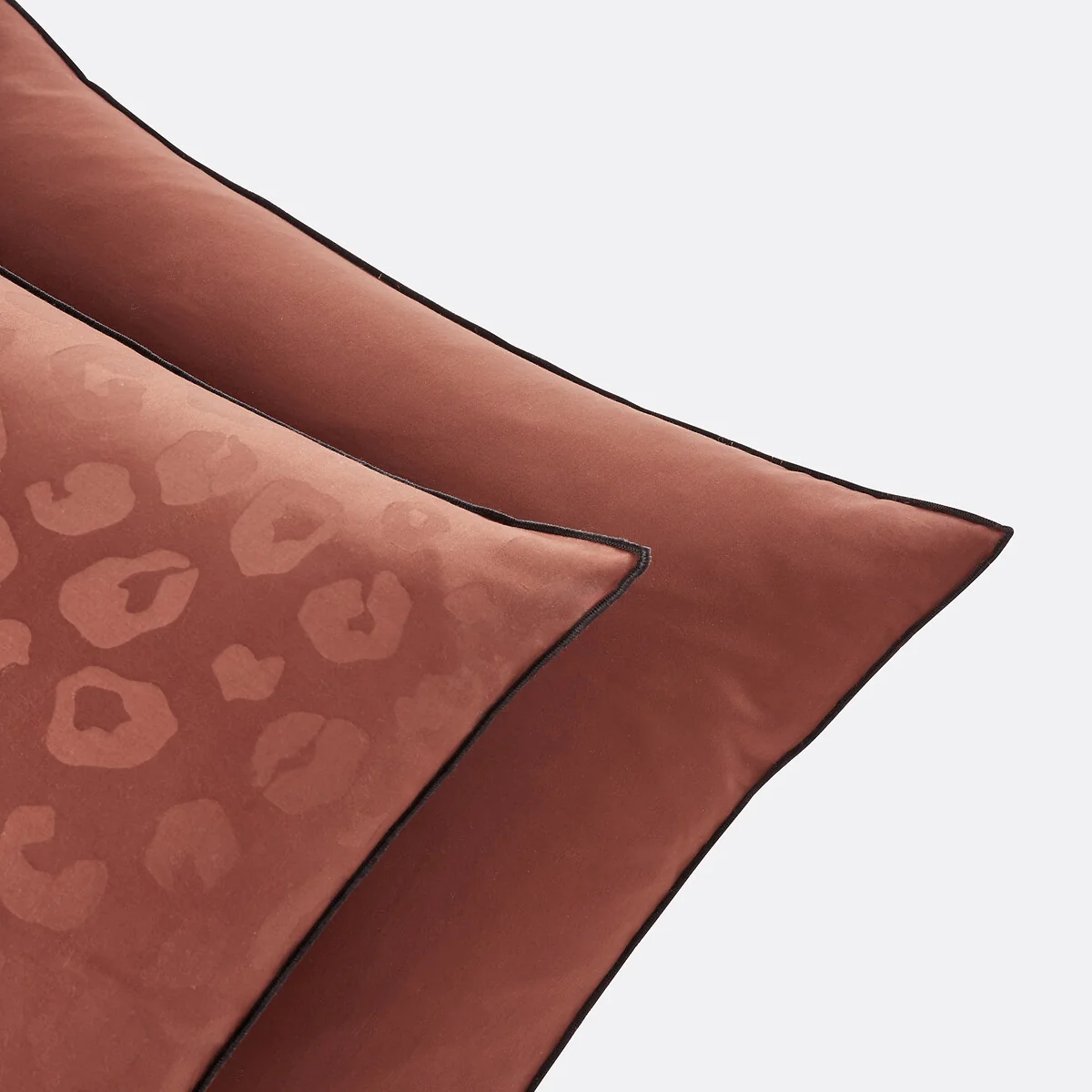 Thelma Leopard Print Cotton Satin Pillowcase – image 4