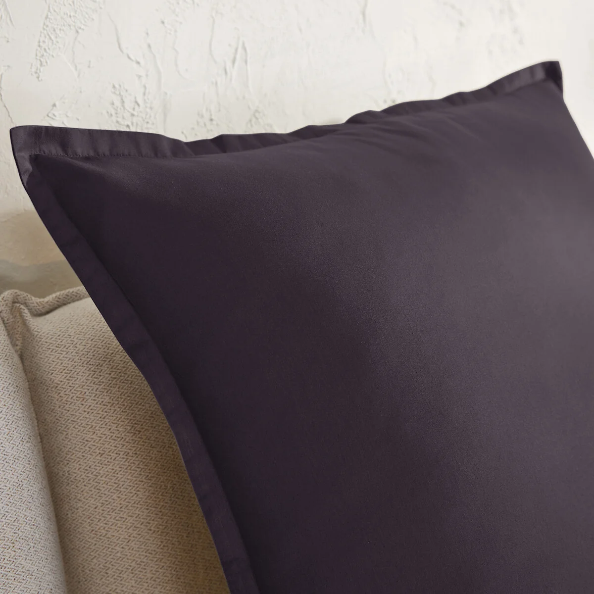 Saria Cotton Sateen Pillowcase – image 4