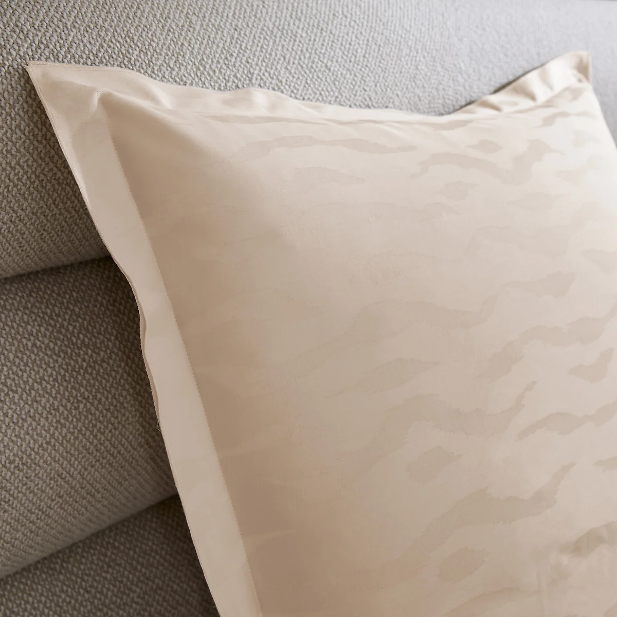 Giacomo Satin Cotton Pillowcase – image 4