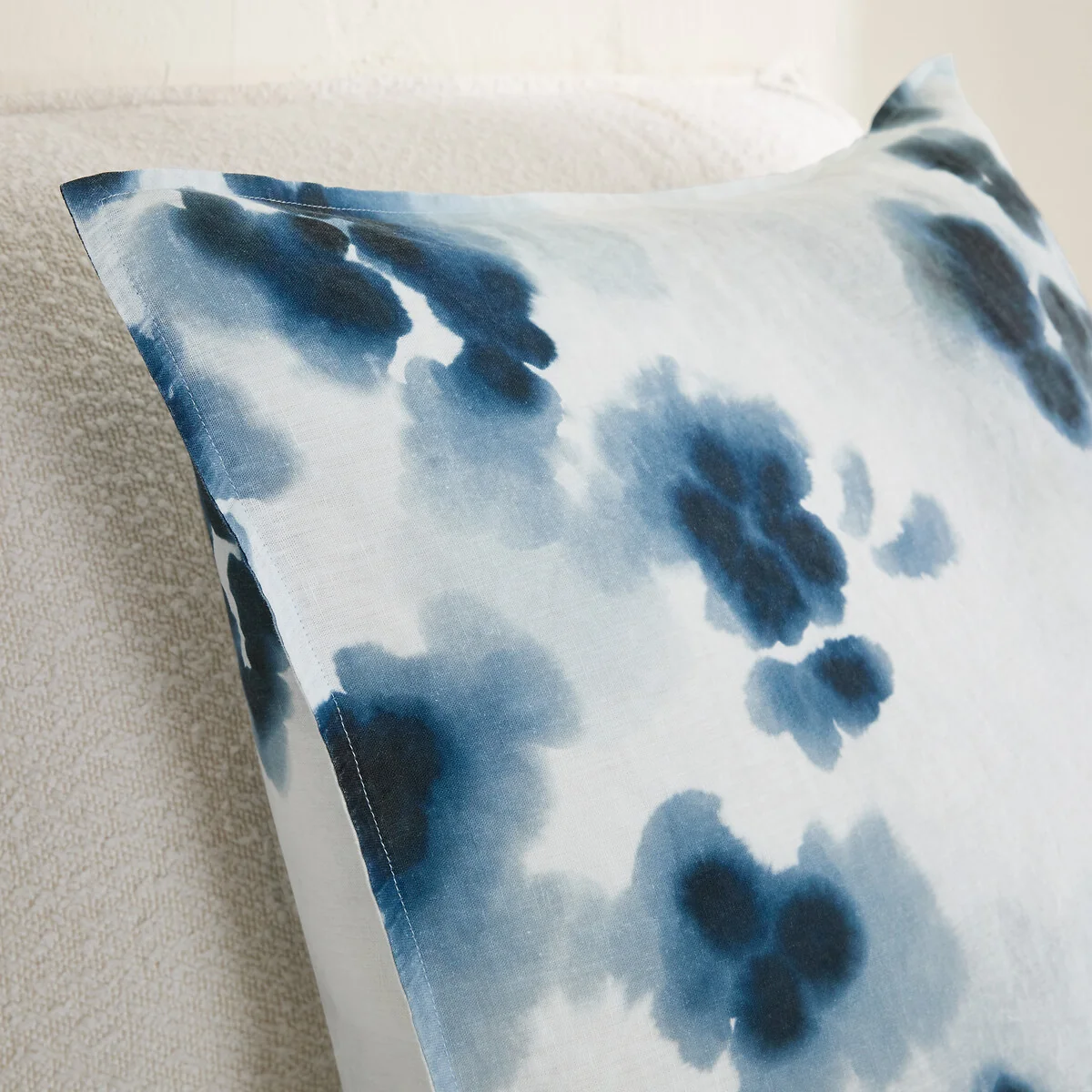Magdalena Washed Linen Pillowcase – image 2