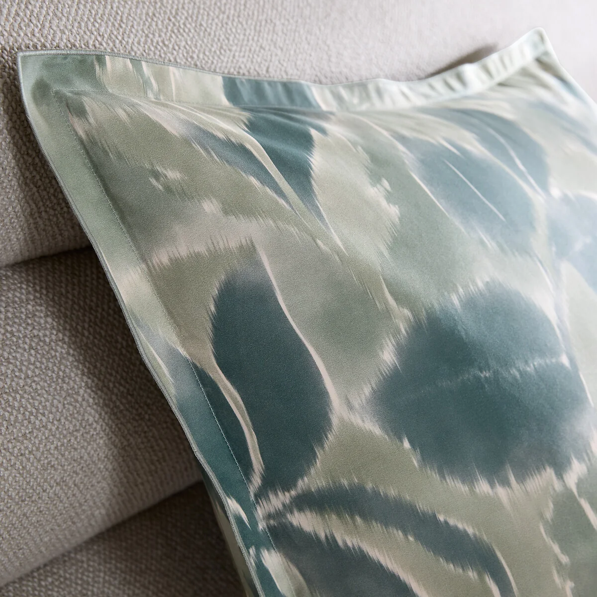 Eolia Cotton Satin Pillowcase – image 3