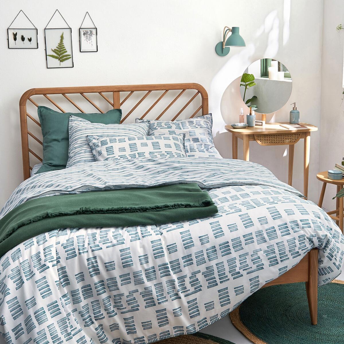 Juanica Green Cotton Pillowcase – image 5