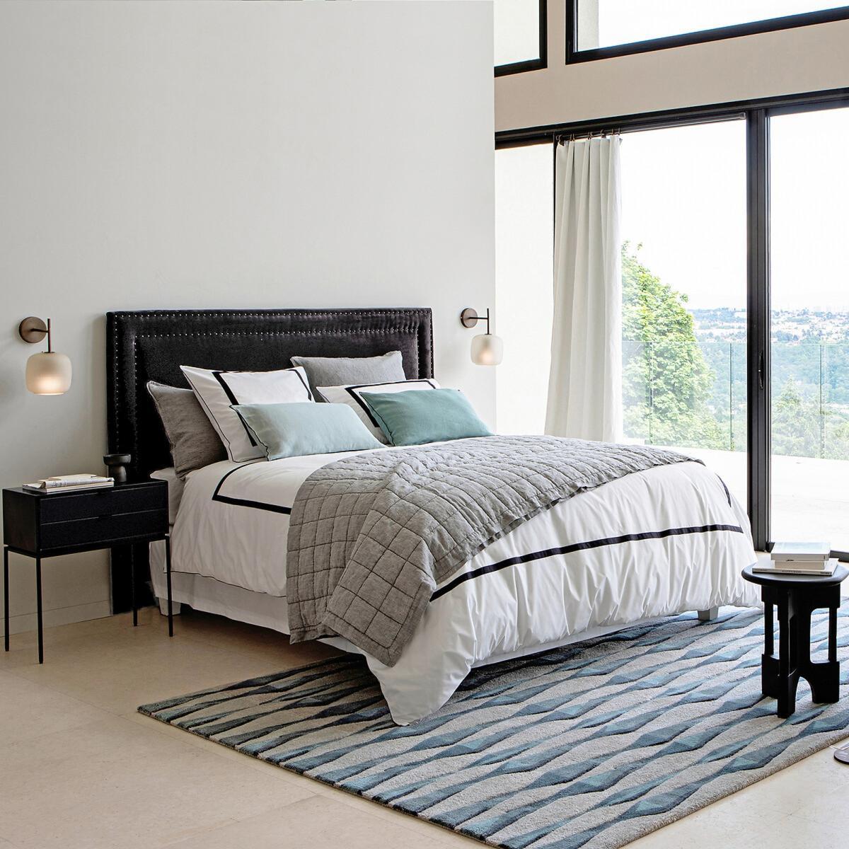 Othoza Monochrome Organic Cotton Percale Pillowcase – image 3