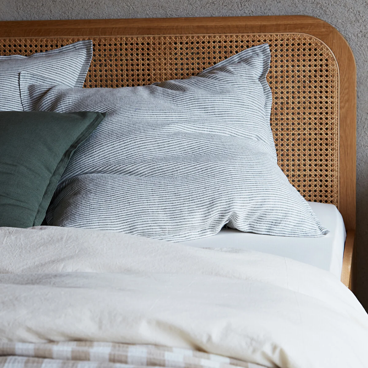Limona Blue Pillowcase in Washed Linen – image 2