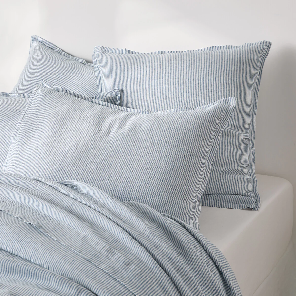 Limona Blue Pillowcase in Washed Linen – image 4