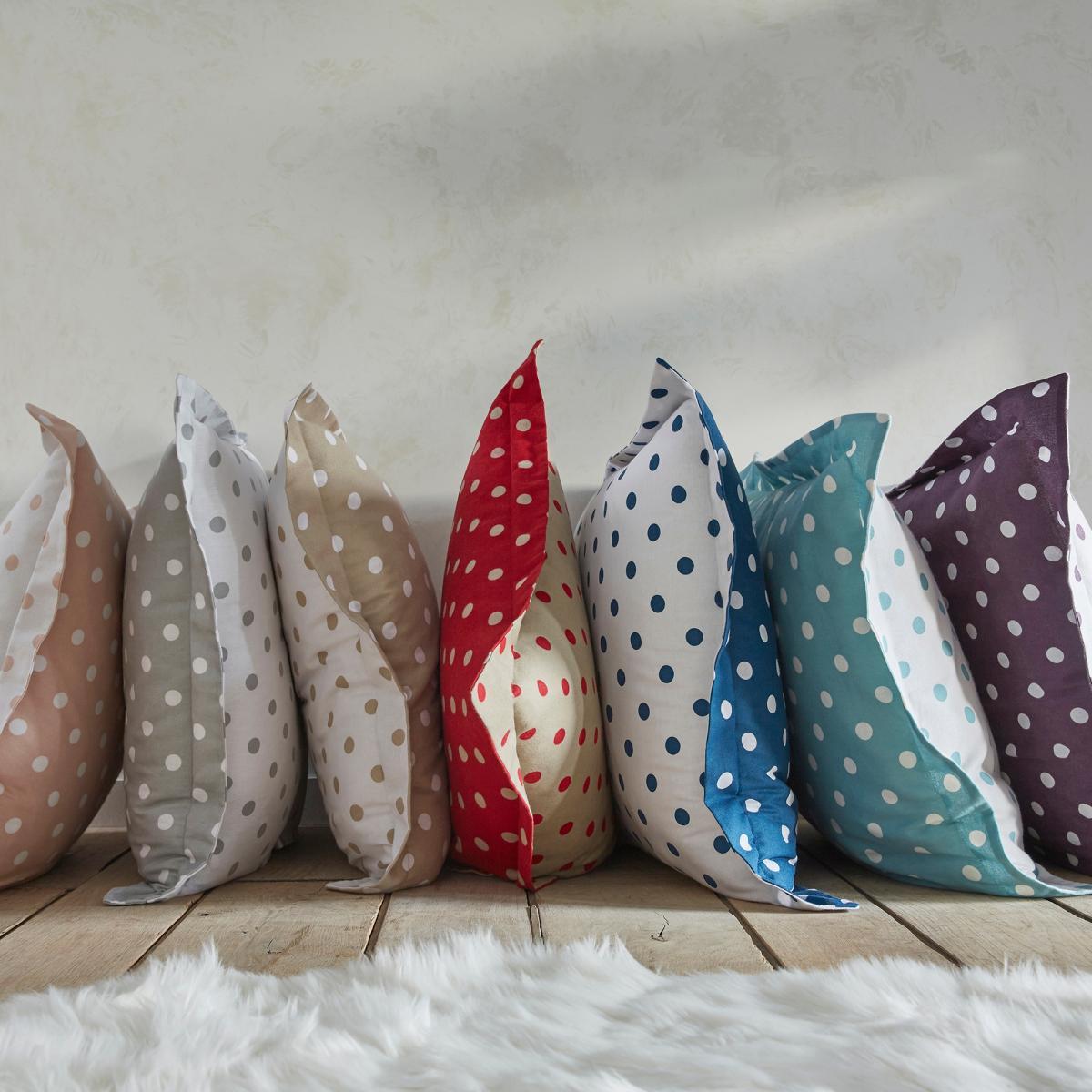 Clarisse Flannel Pillowcase in Polka Dot Print – image 8