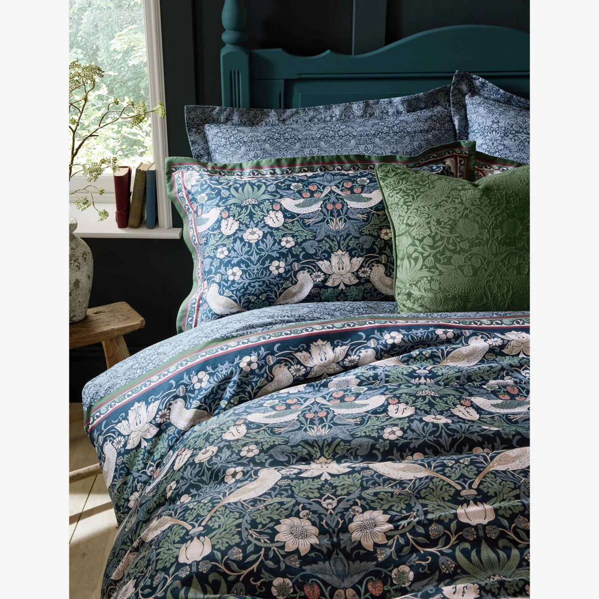 William Morris At Home 2 Pack Pure Cotton Midnight Strawberry Thief Pillowcases Light Blue Mix – image 1