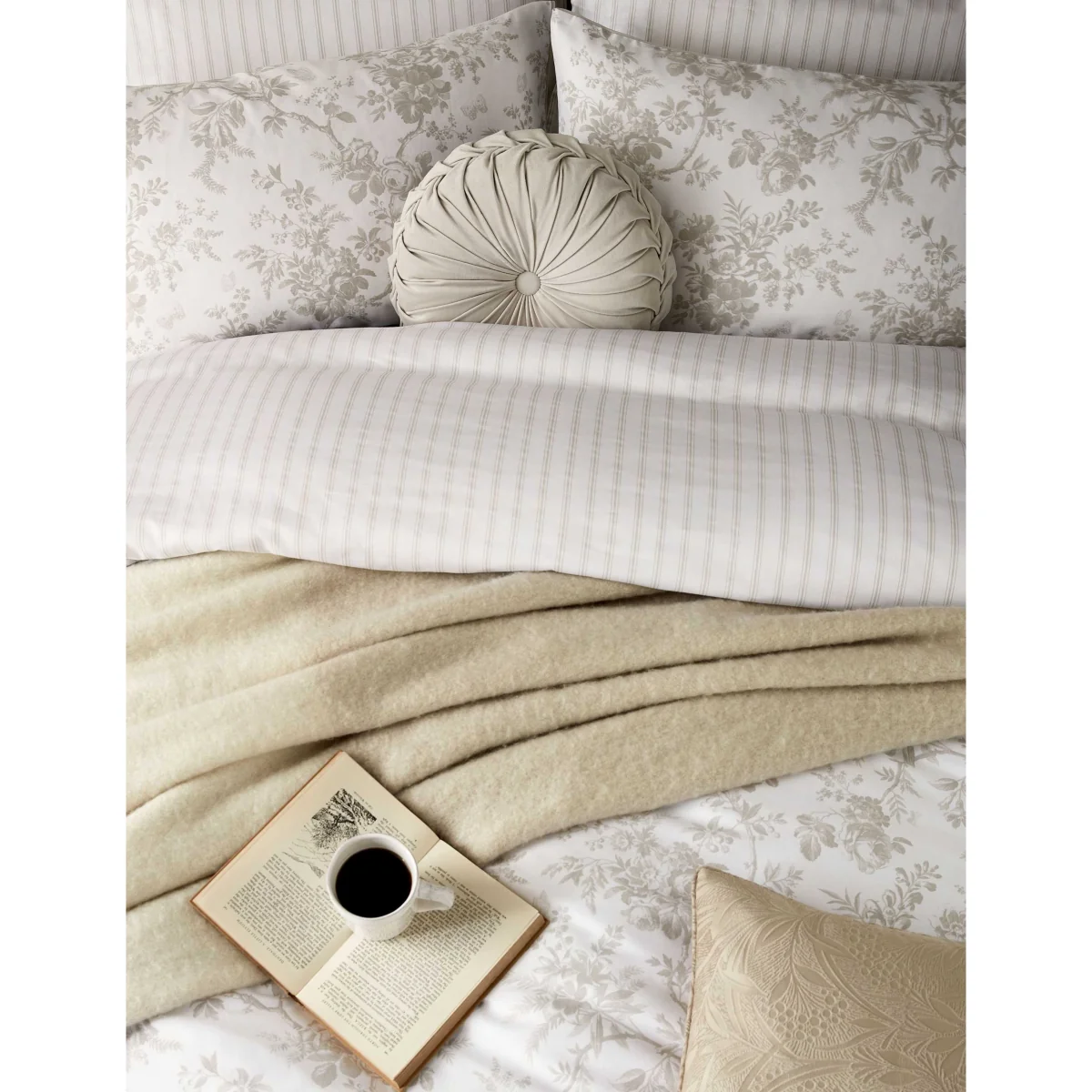 Laura Ashley 2 Pack Pure Cotton Walled Garden Pillowcases Light Grey Mix – image 4