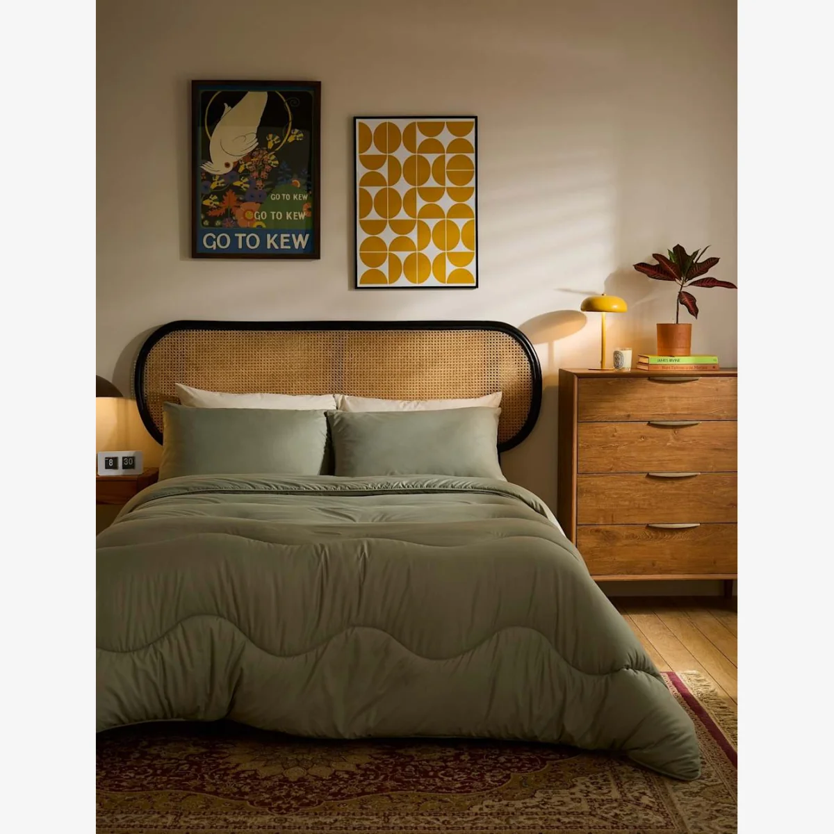 Night Lark 10.5 Tog Coverless Duvet & Pillowcase Olive – image 1