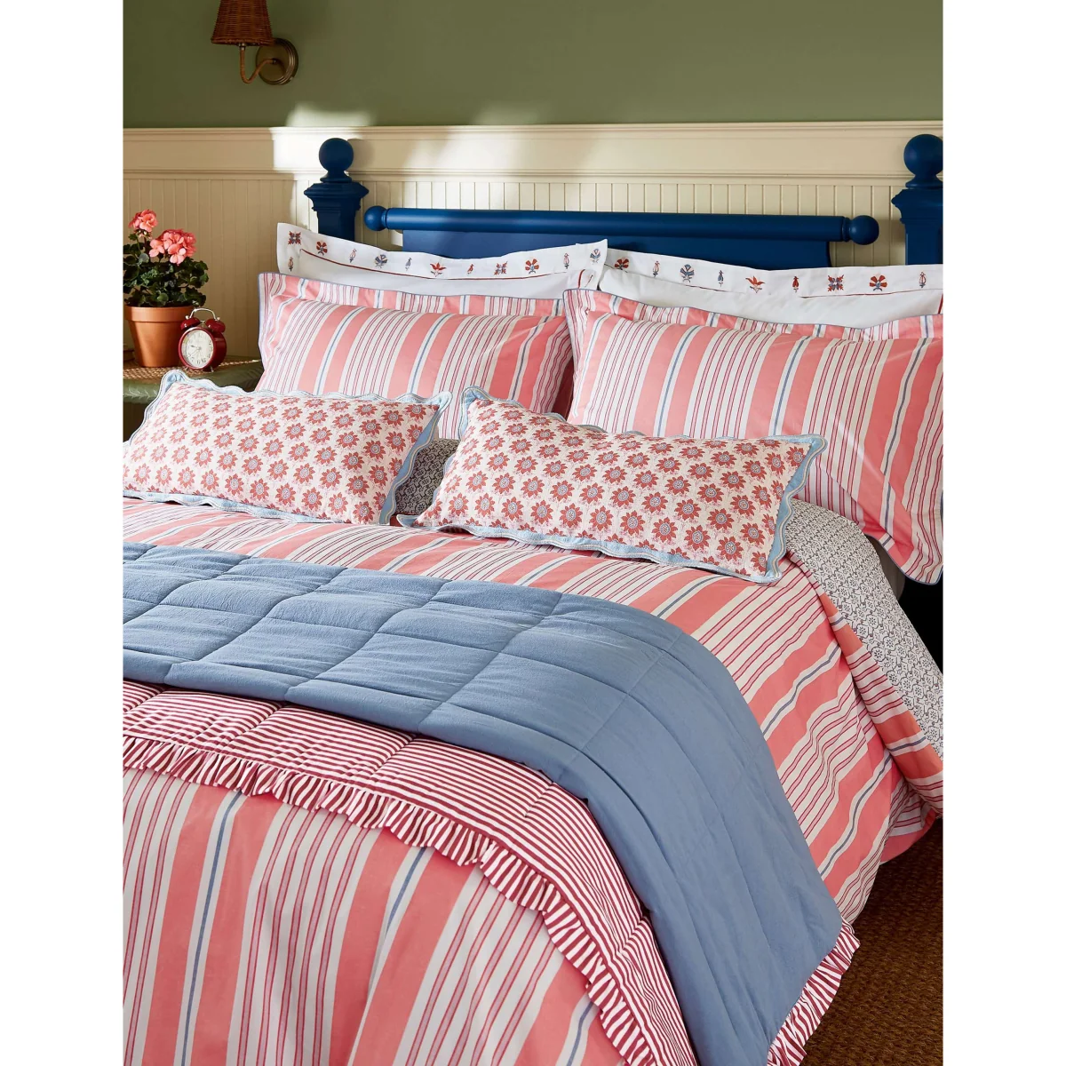 Joules 2 Pack Siesta to Fiesta Oxford Pillowcases White Mix – image 4