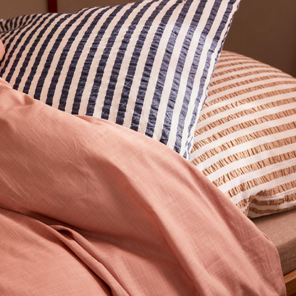 Juna Bæk&Bølge Lines pillowcase 50x60 cm Dark blue-white – image 4