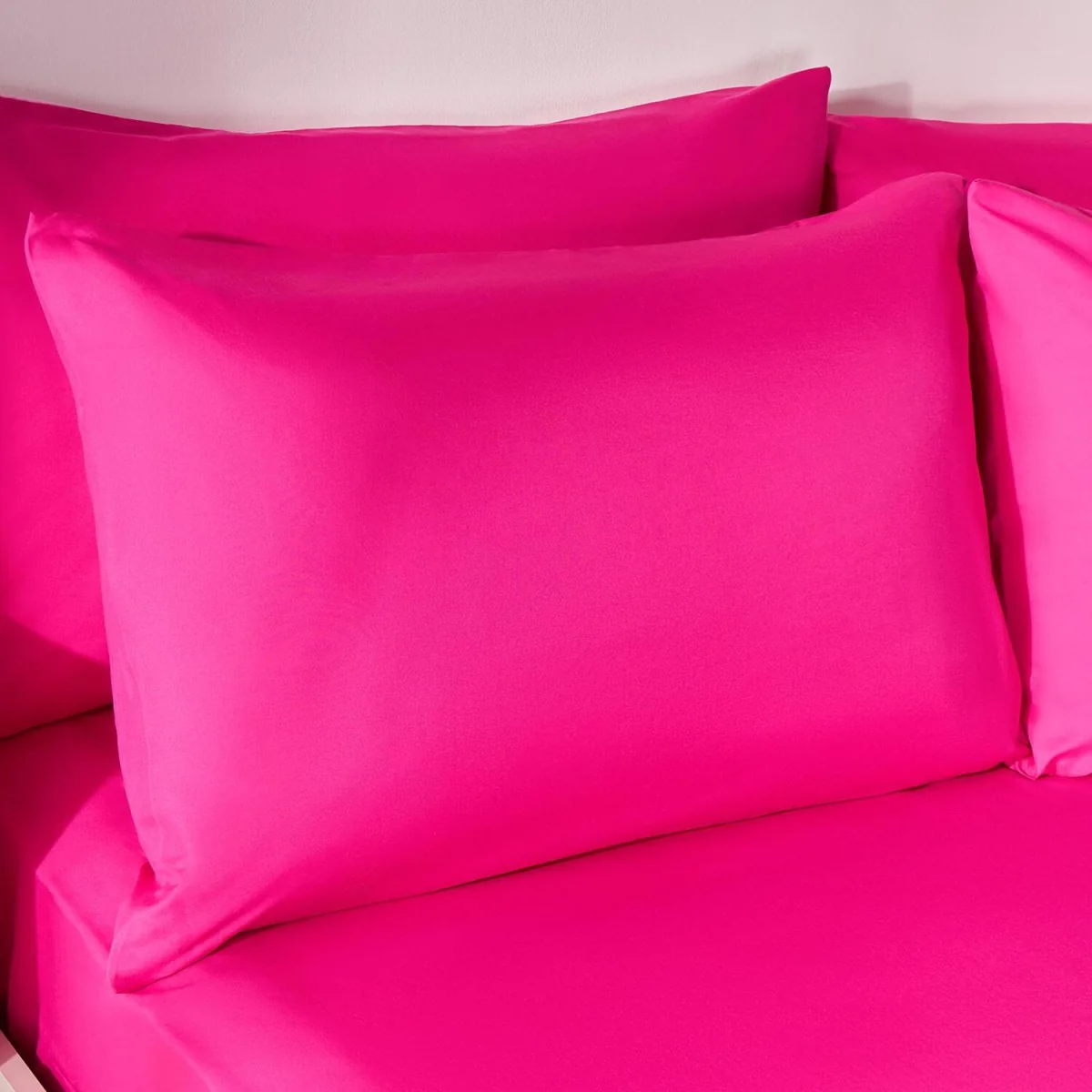 OHS 2 Pack Plain Dyed Housewife Pillowcases - Hot Pink / 8 – image 1