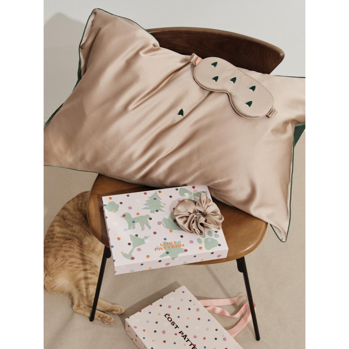 Grey Evergreen 3 Piece Silk Gift Set - Silk Pillowcase & Silk Sleep Eye Mask & Silk Scrunchie Lost Pattern Nyc – image 2