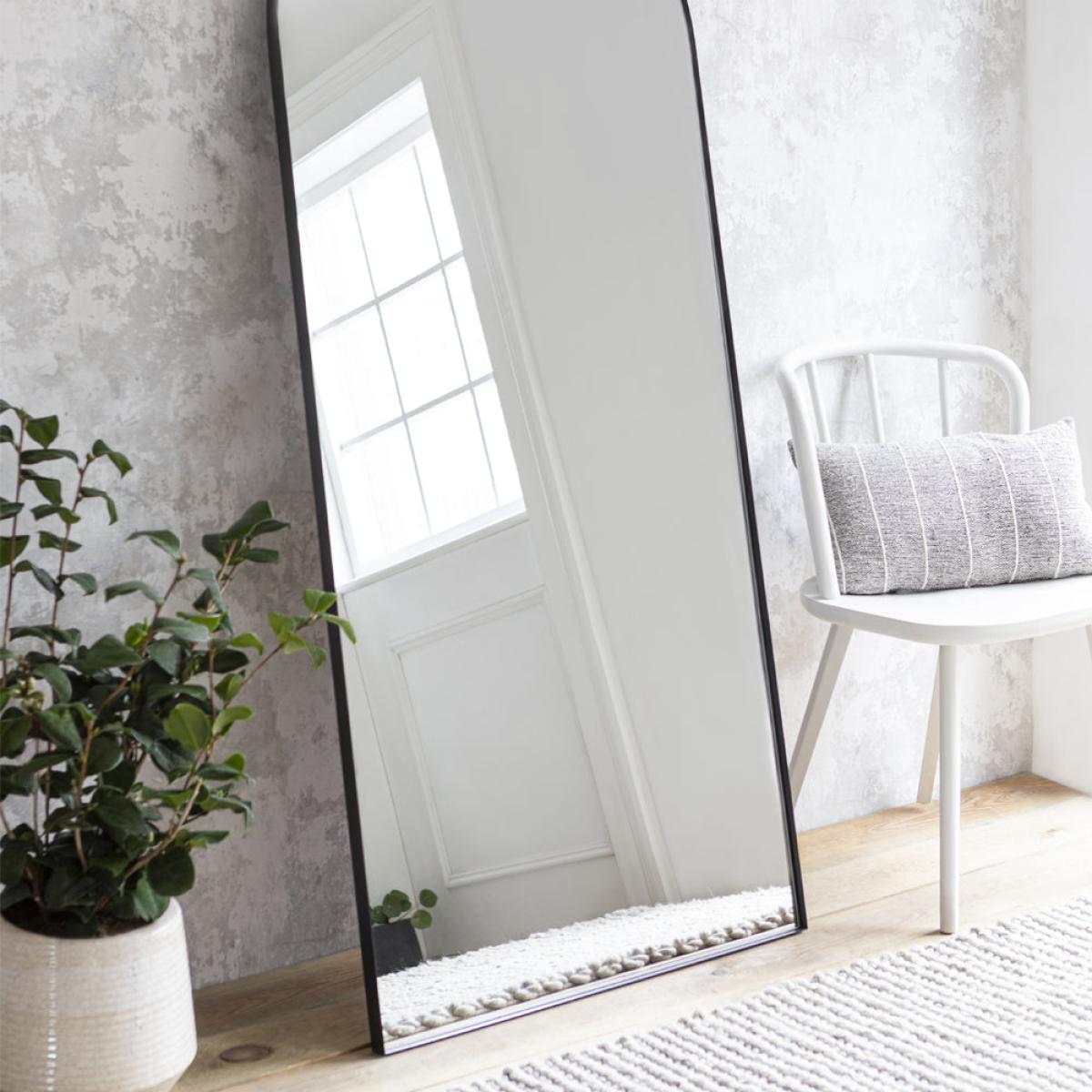 Garden Trading Charlcombe Large Arched Leaning Mirror in Iron – image 2