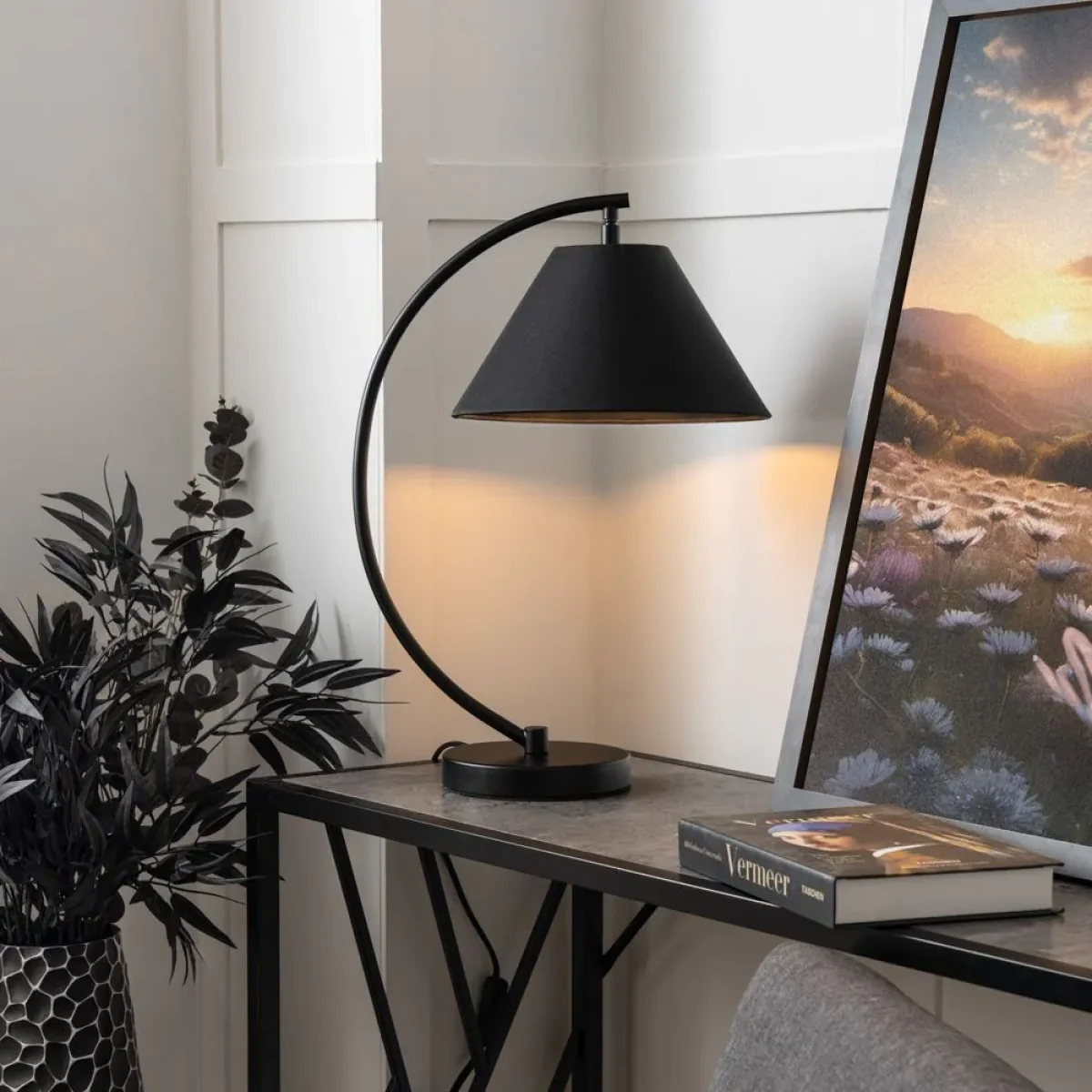 Nellie Curved Table Lamp, Matte Black – image 2