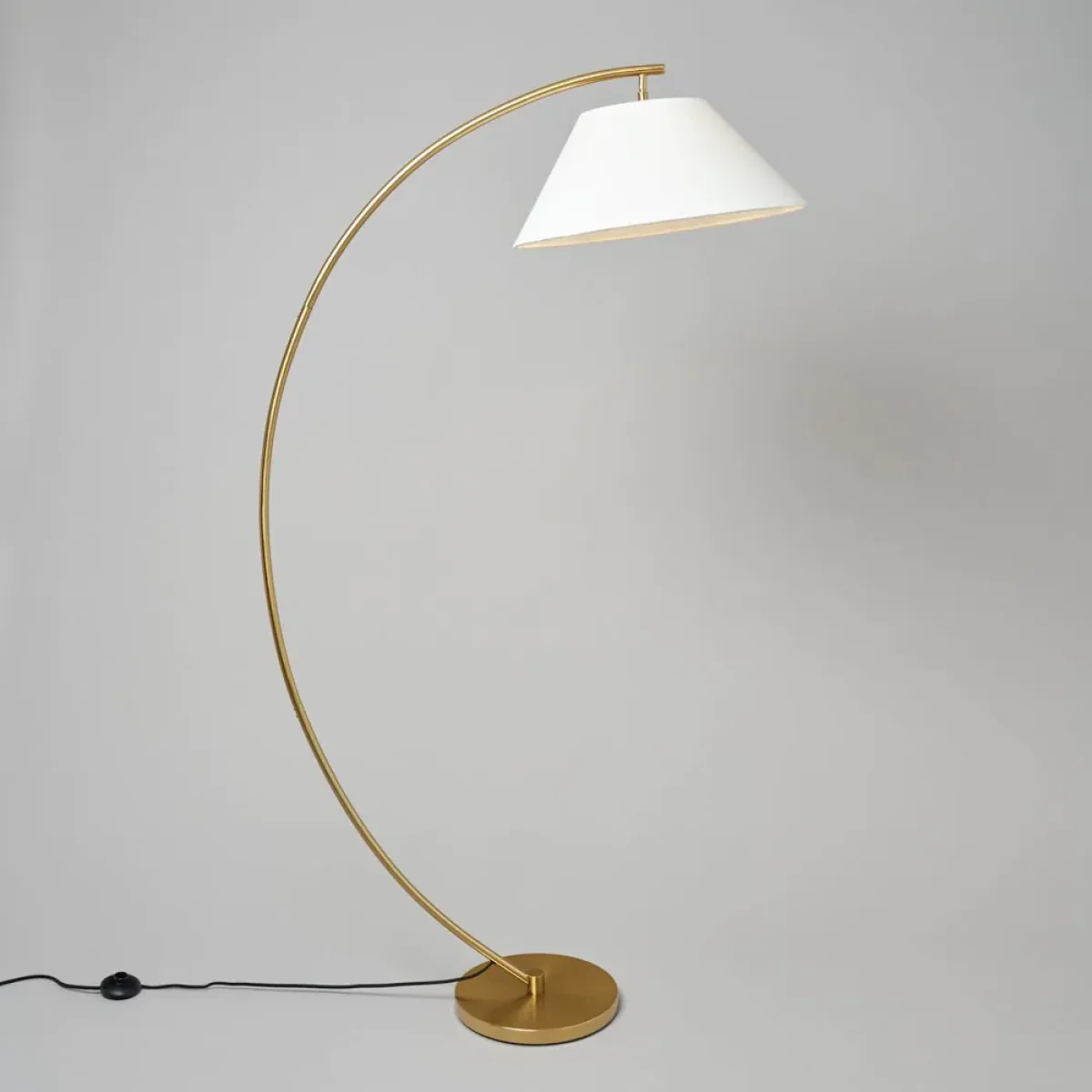 Nellie Curved Floor Lamp, Satin Brass – image 3