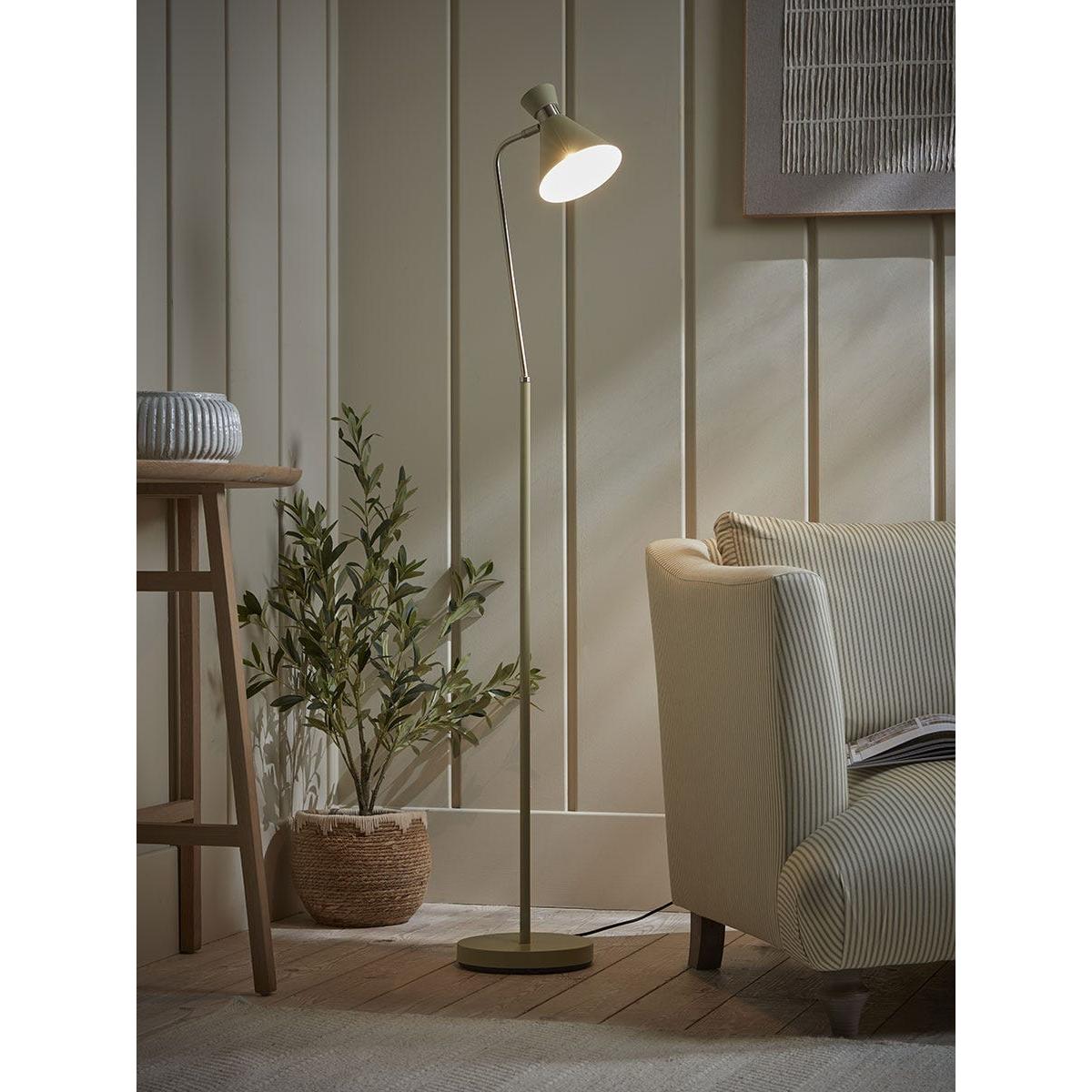 Sage Metal Floor Lamp – image 3