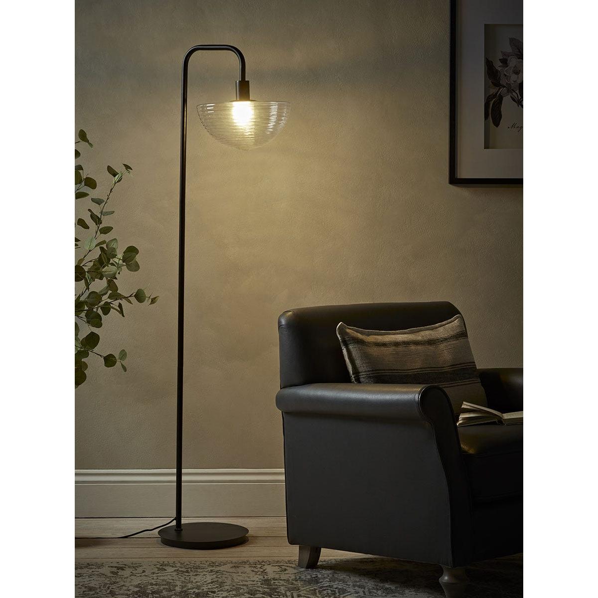 Ribbed Crescent Floor Lamp – image 2